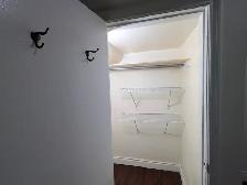 Toronto high park  one (1) bedroom  living ,bath&kichen for rent - Photo 2
