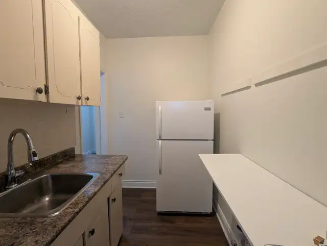 Toronto high park  one (1) bedroom  living ,bath&kichen for rent - Photo 7