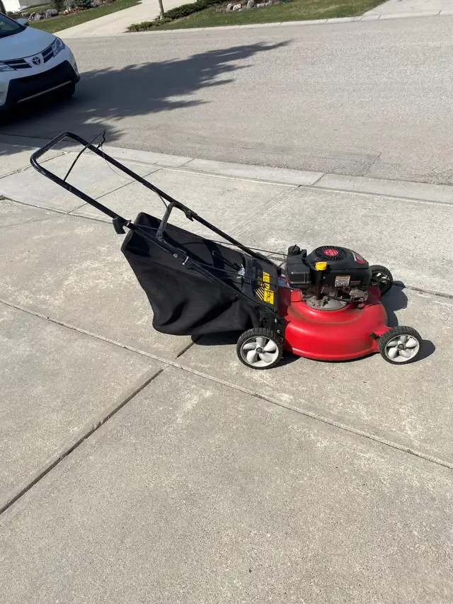 Gas Lawnmower 21" with Rear Bag/Mulch – Professionally Serviced - Photo 3