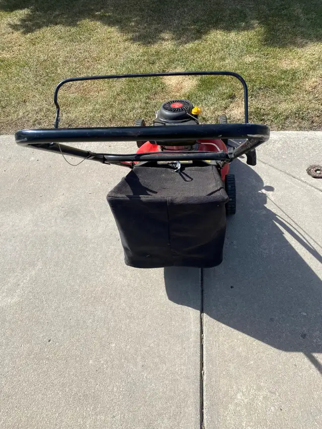 Gas Lawnmower 21" with Rear Bag/Mulch – Professionally Serviced - Photo 4