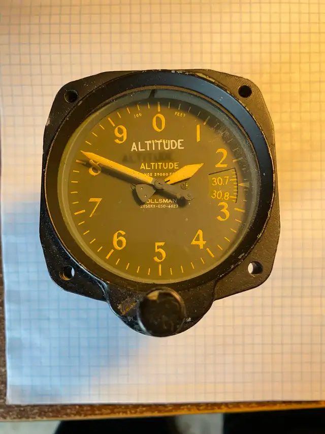 VINTAGE KOLLSMAN AIRCRAFT ALTIMETER