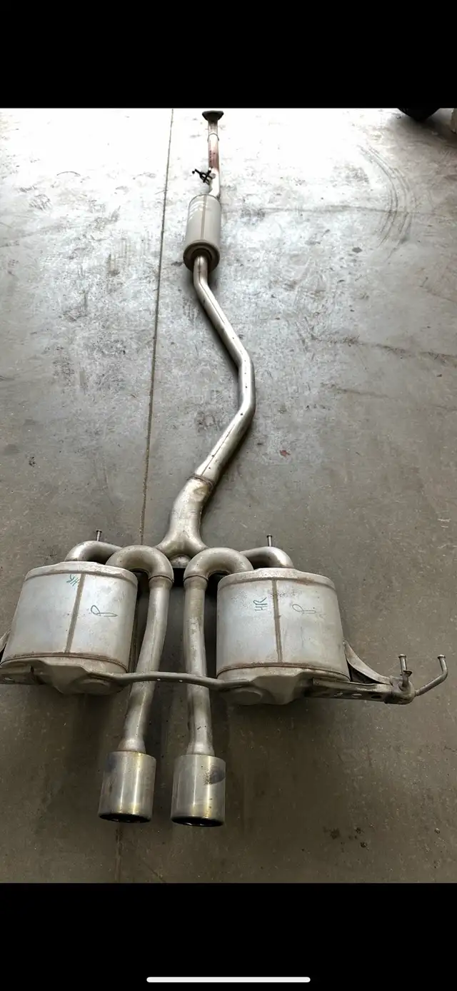 Honda Civic muffler and pipe assembly - Photo 2