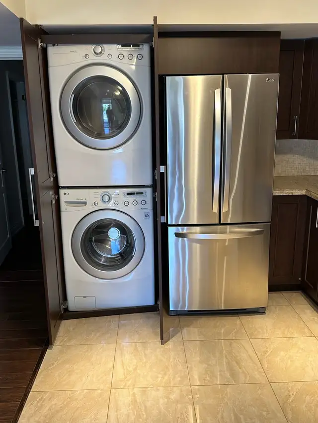 one bedroom apartment walk out $1700 - Photo 2