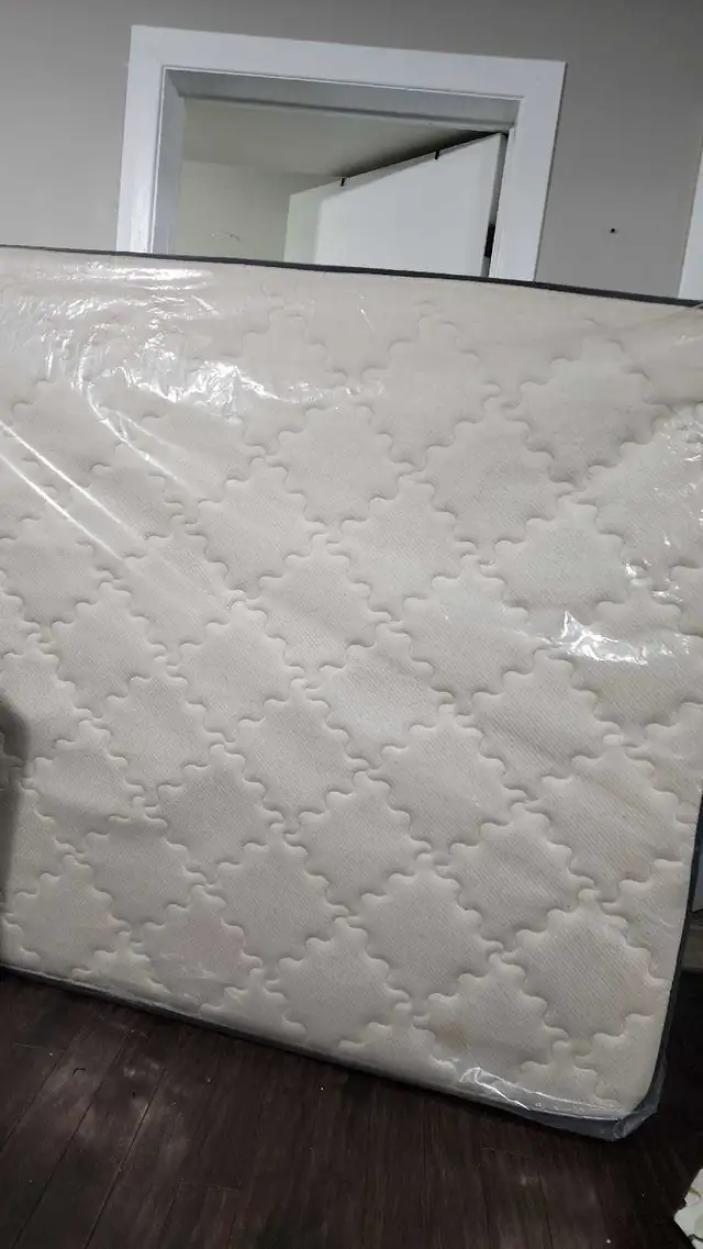 Queen Size Mattress - Photo 2