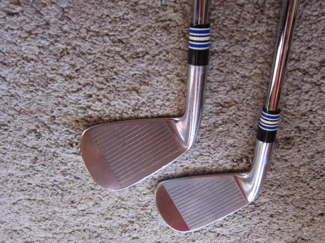 ANYONE WANT GREAT SHAPE TOP OF THE LINE IRONS   WEDGES?? - Photo 2