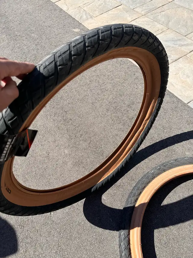 Bicycle tires - Photo 3
