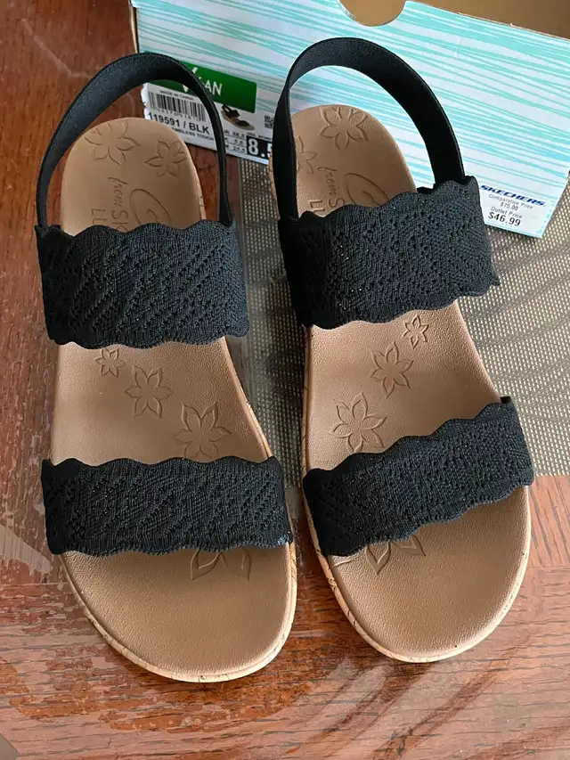 BRAND NEW SKETCHERS LADIES SANDALS  with LUXE FOAM (8.5)  25! - Photo 2