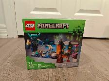 BNIB LEGO Minecraft 21274 The Warden Encounter