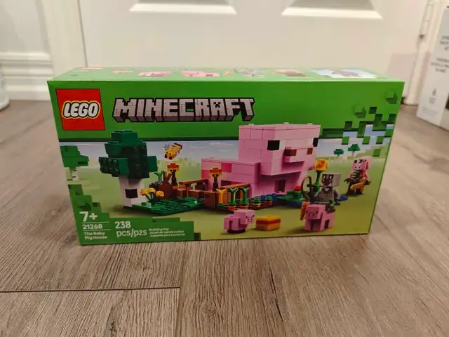 BNIB LEGO Minecraft 21268 The Baby Pig House