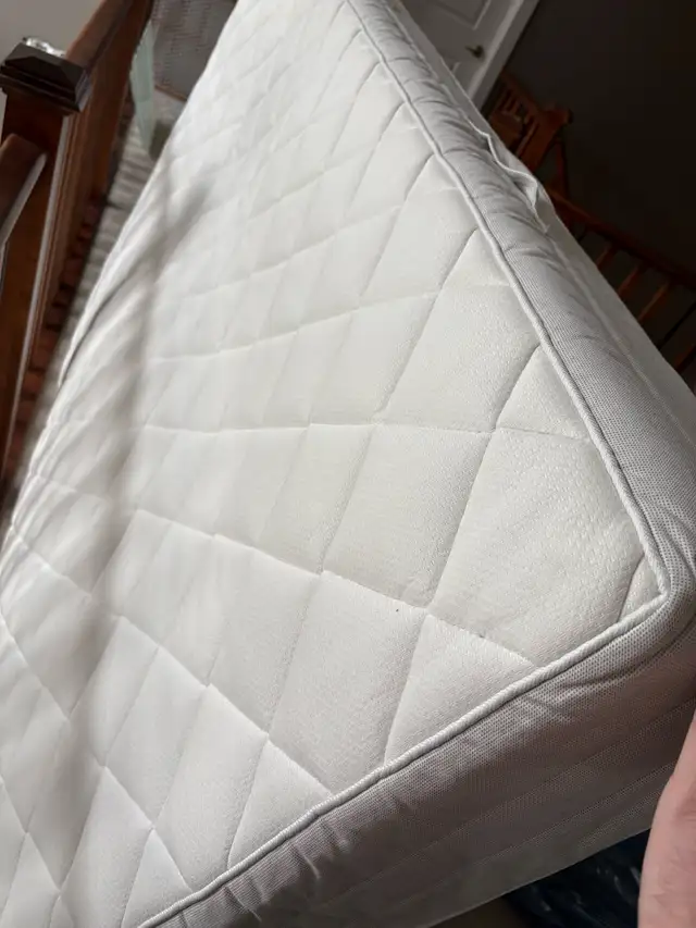 Complete Twin Bed Set - Photo 2