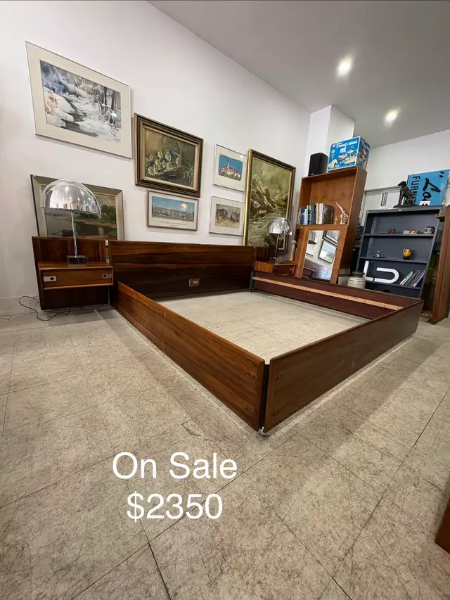 Vintage Rosewood King Size Bed - Free Delivery!