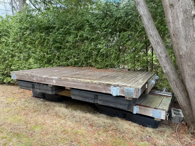 Quais flottant usagés à vendre (2)