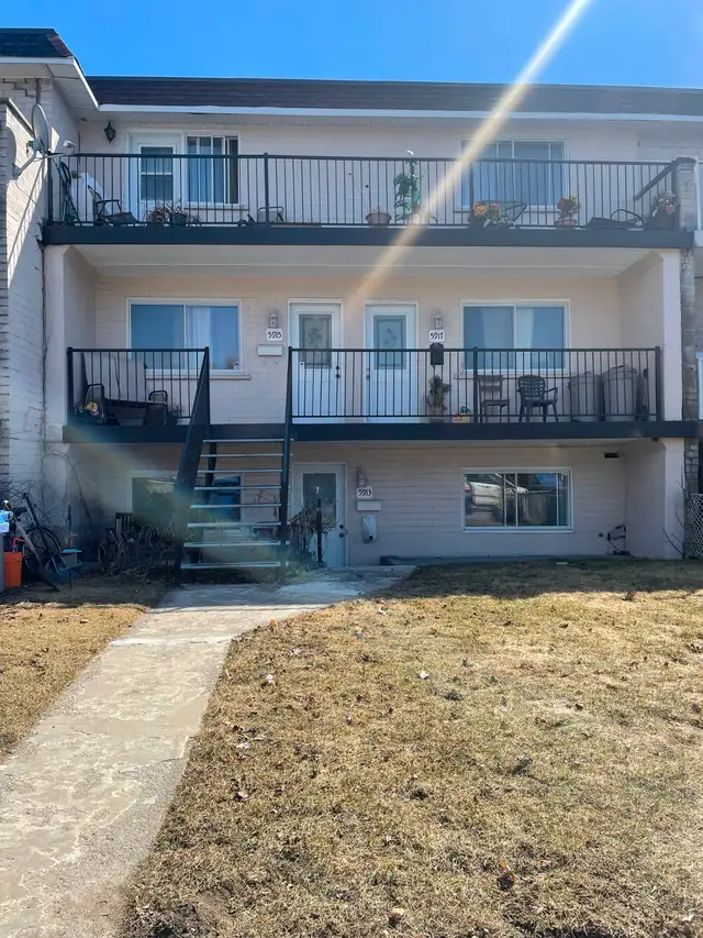 Renovated Semi-Basement 4½ available now (rental)