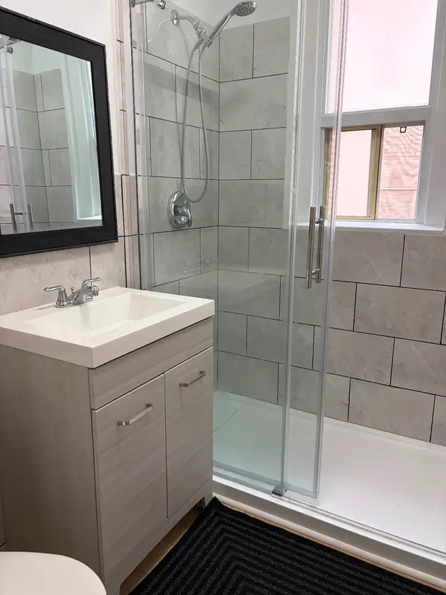 Core downtown Toronto, $875 per month, available now. - Photo 5