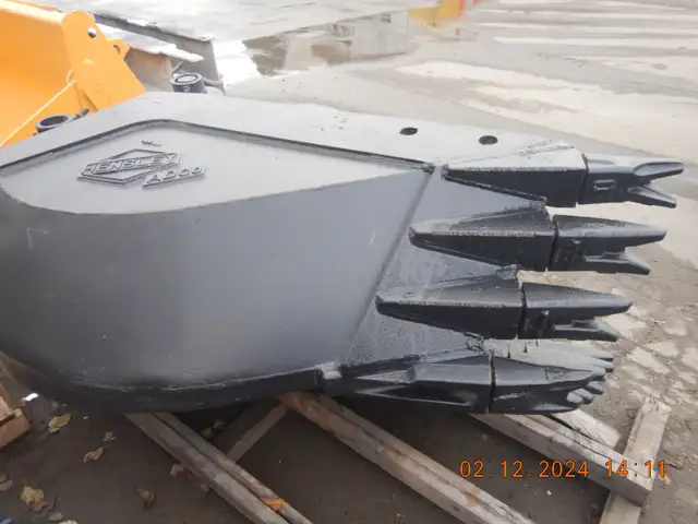 Hammers - Grinders - Frost Rock Buckets - Compactors - More - Photo 6