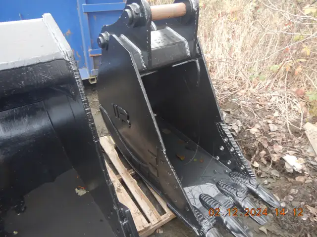 Hammers - Grinders - Frost Rock Buckets - Compactors - More - Photo 7