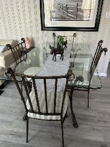 table and 6 chairs