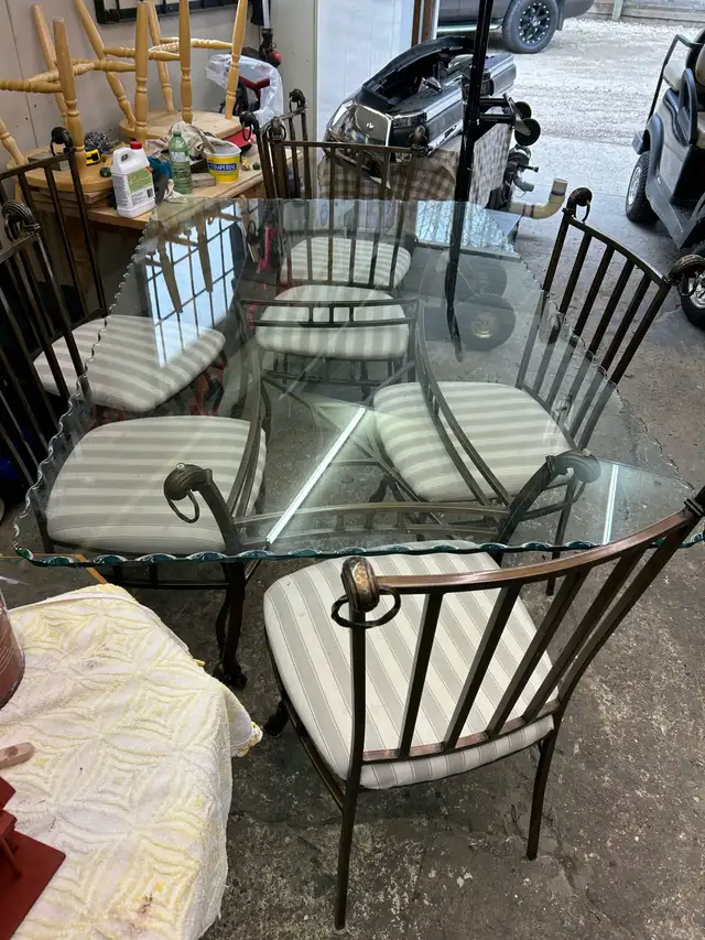 table and 6 chairs - Photo 5