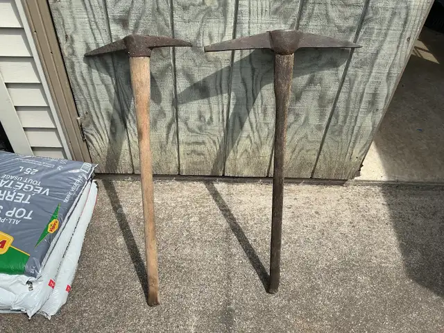2 Antique Pick Axes ! - Photo 6