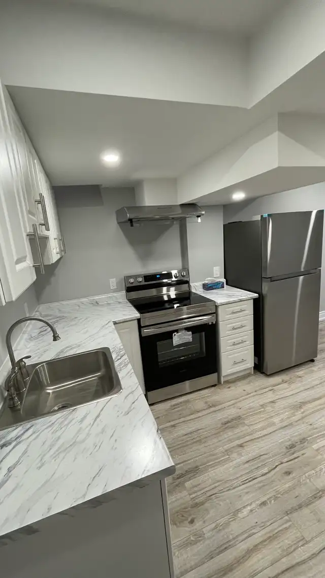 Basement with 2 bedrooms, 2 Parking spots near GO Station - Photo 5