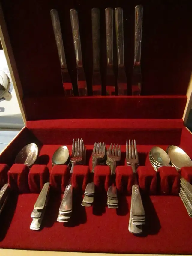 #79-114C  REVELATION silverware set for 6 - Photo 2