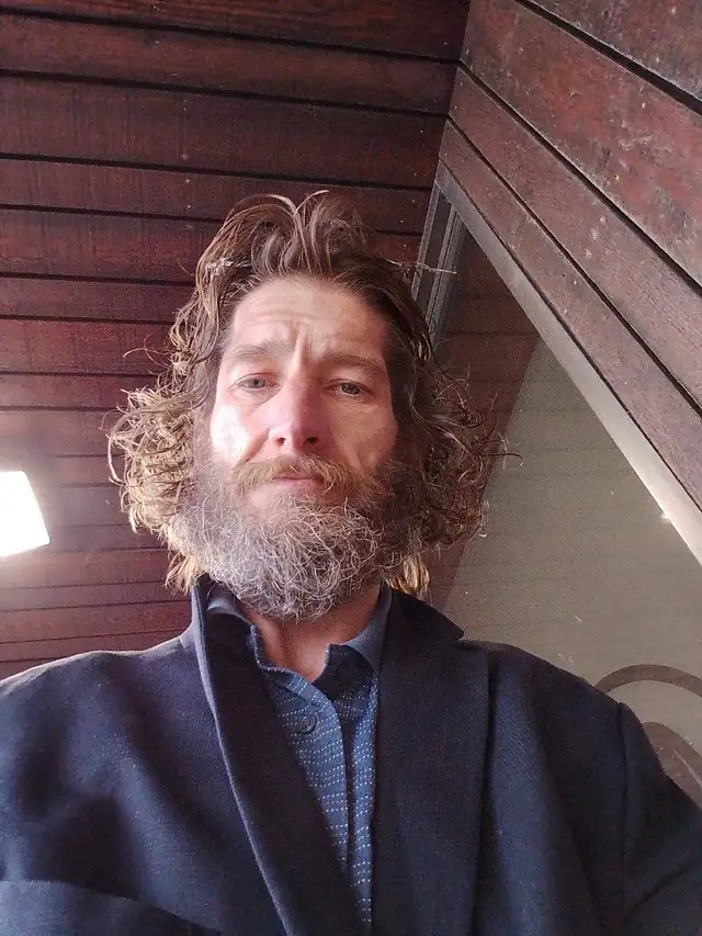 HOMELESS LOOK 4 APT & JOB IF ANY CAN HELP! - Photo 4