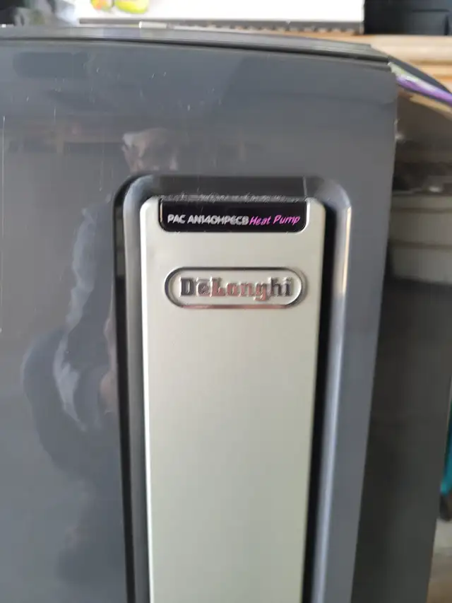 Selling 14K Delonghi portable air conditioner - Photo 3
