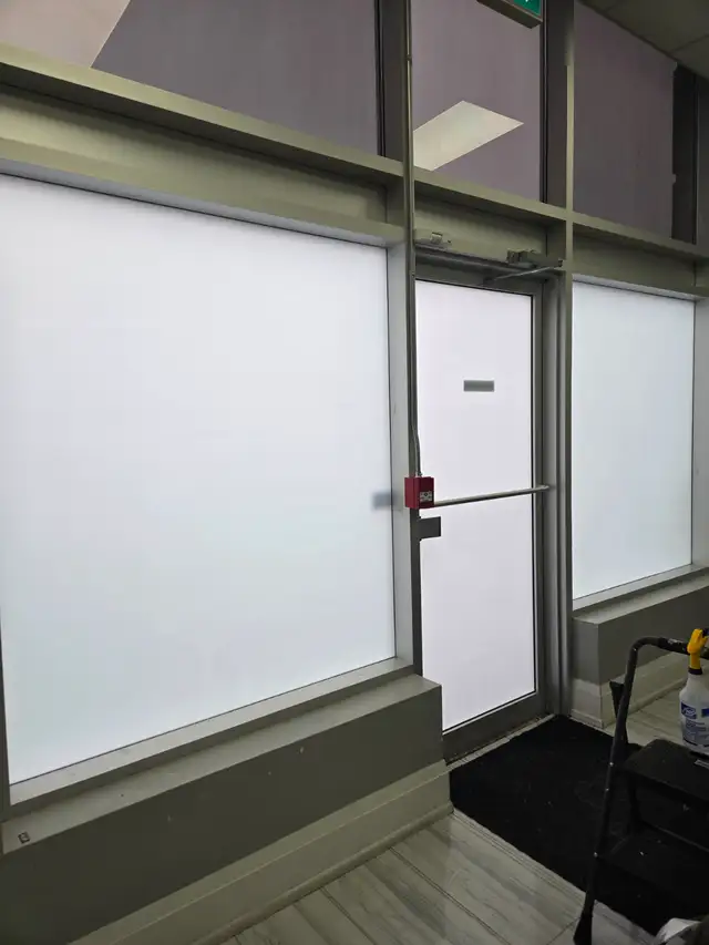 RESIDENTIAL, COMMERCIAL, OFFICE WINDOW TINTING TINT SERVICE