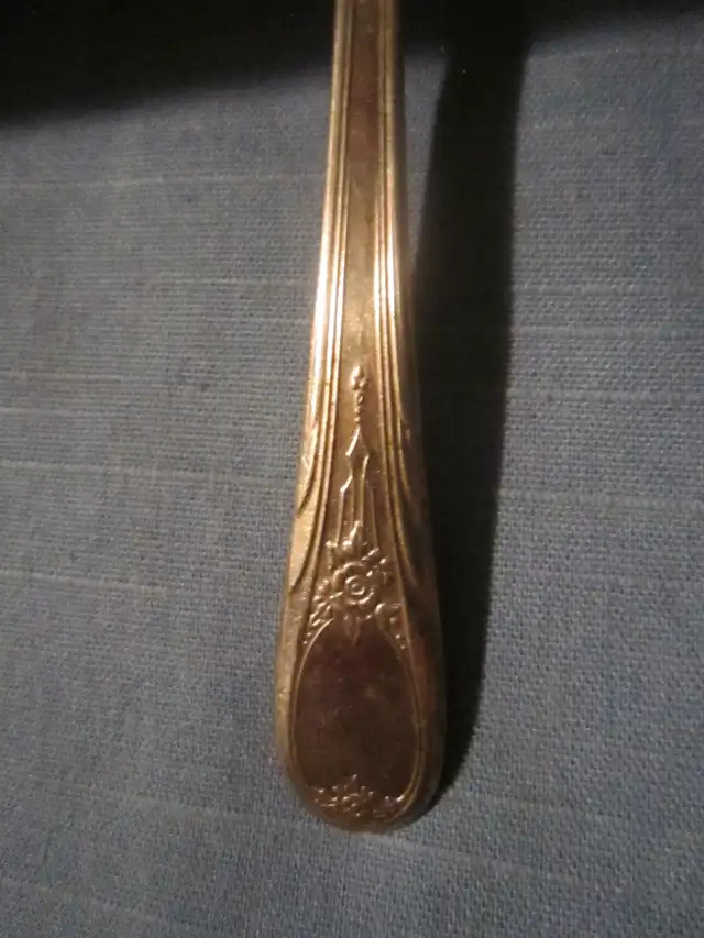 #30-94  NEW PORT silverware set for 8