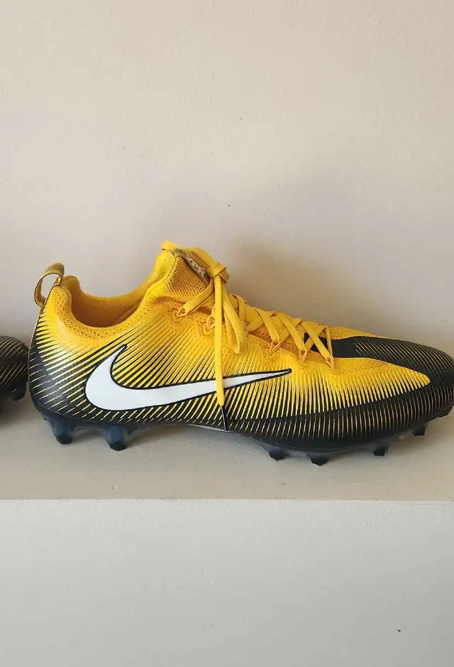 Nike Men’s Size 16 Vapor Untouchable Pro PF Gold/Black Football