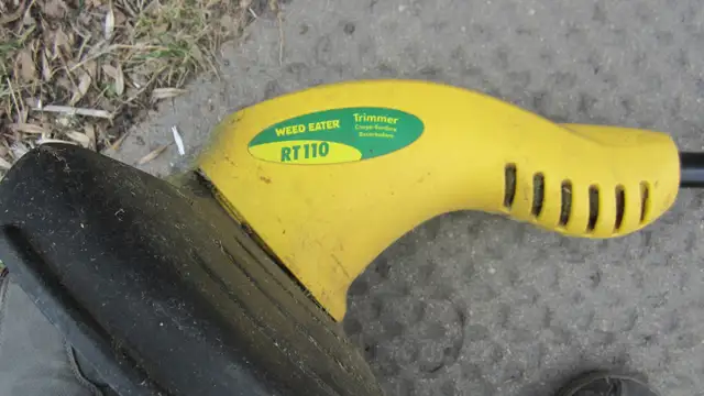 Weed Wacker/ Weed  Eater, Corded Electric - Photo 3