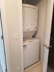 Yonge/Eglinton - Unfurnished 1-bedroom condo apartment for rent - Photo 10