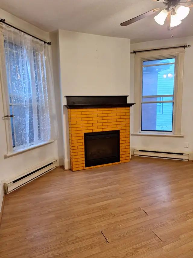 CABBAGETOWN: 1-Bedroom Apartment at Parliament/Gerrard St East - Photo 8