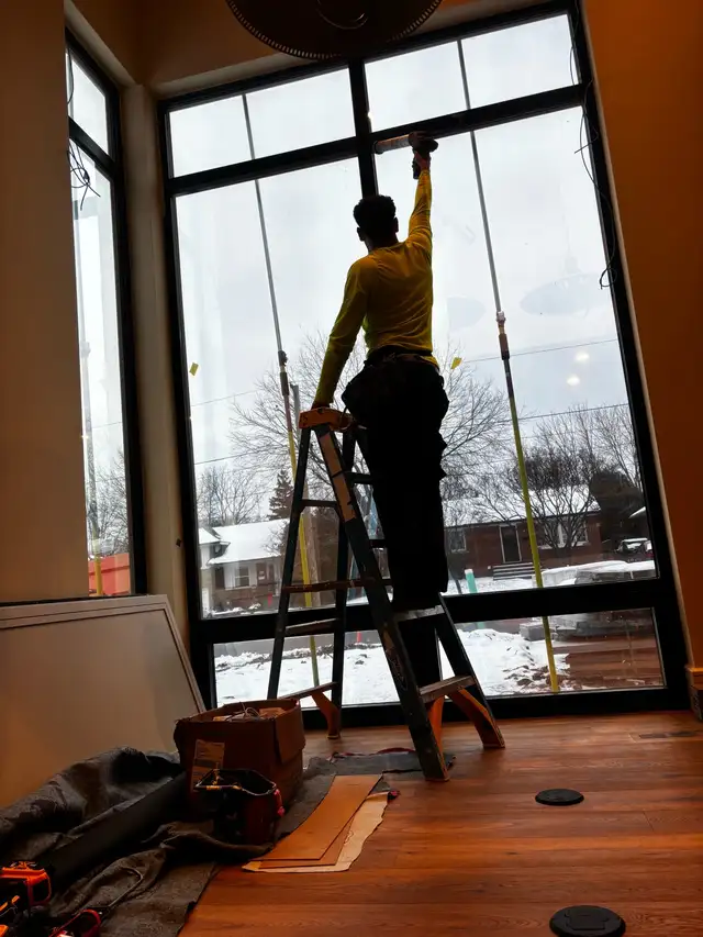 Building Maintenance Technician (Windows, Caulking, Film) - Photo 3