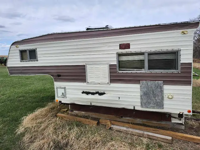 mid 70s truck camper - Photo 4
