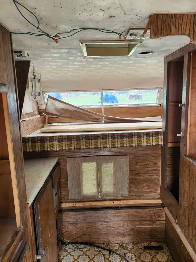 mid 70s truck camper - Photo 9