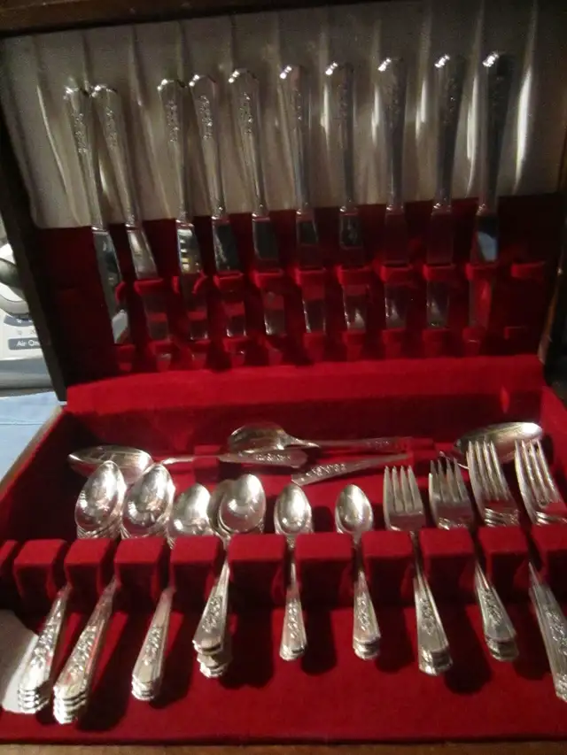 #52-116A  ROSALIE silverware set for 10 - Photo 2