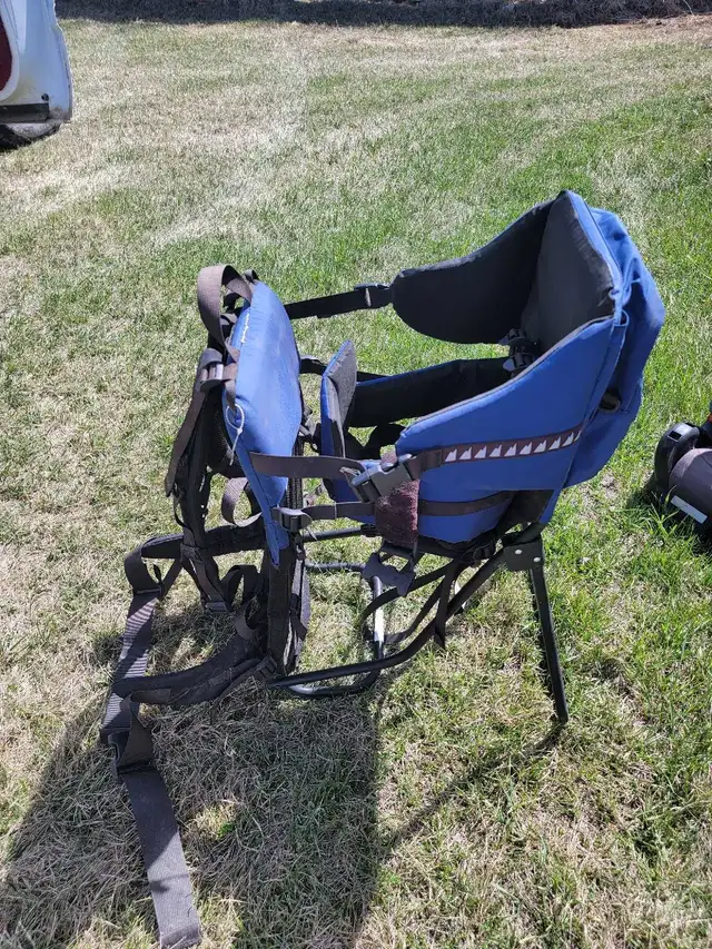 ​MEC Blue Hiking Baby Carrier / Child Carrier Backpack - Photo 2