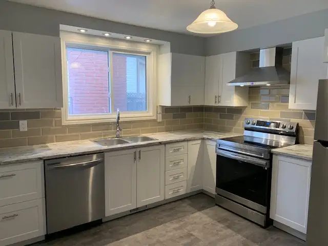 Spacious 3-Bedroom Apartment - Photo 2