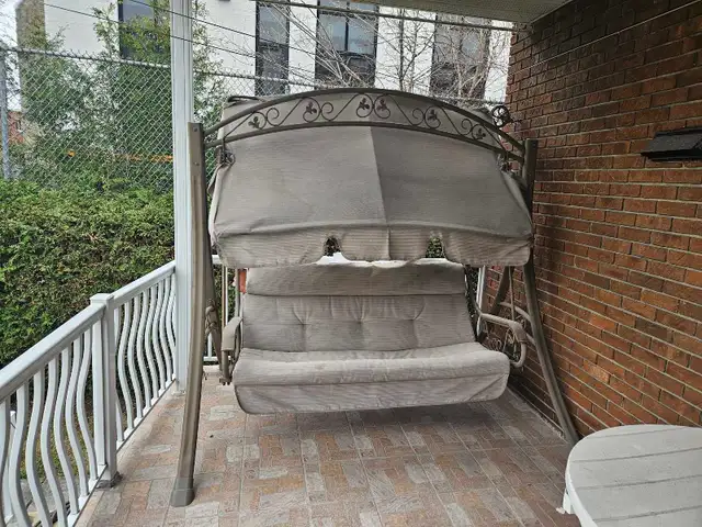 outdoor swing