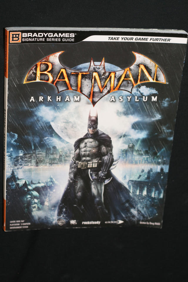 BRADY GAMES STRATEGY GUIDES: GRAND THEFT AUTO V, BATMAN - Photo 4