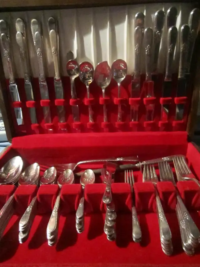 #2A  ADORATION silverware set for 8 - Photo 2