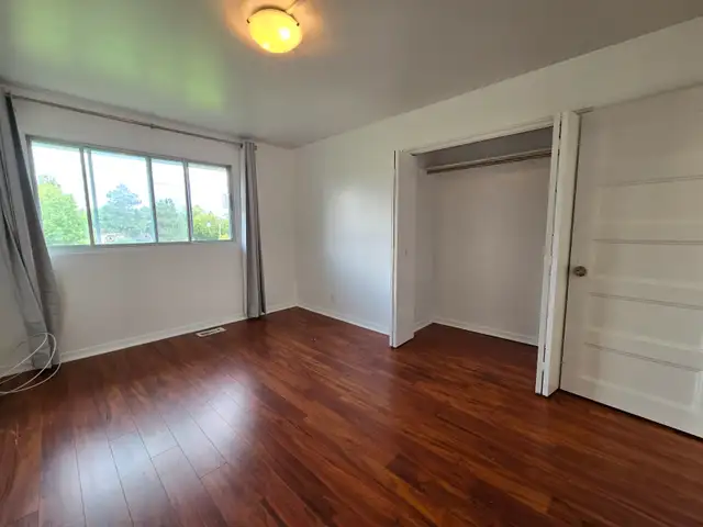 Students & Professionals: Large, Clean Room Near Carleton U. - Photo 6