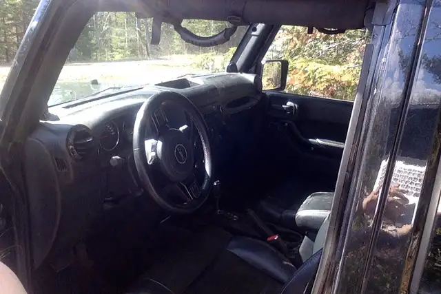 2012 Jeep Wrangler  Great Parts Vehicle /Project  Must Sell! - Photo 2