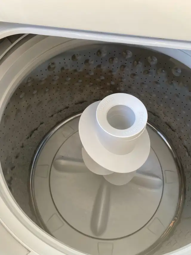 Stacked 27" LG Washer Dryer - Photo 7