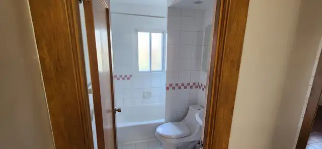 Spacious 6 ½ Upper Duplex Apartment for Rent ( NDG ) (Montreal) - Photo 7