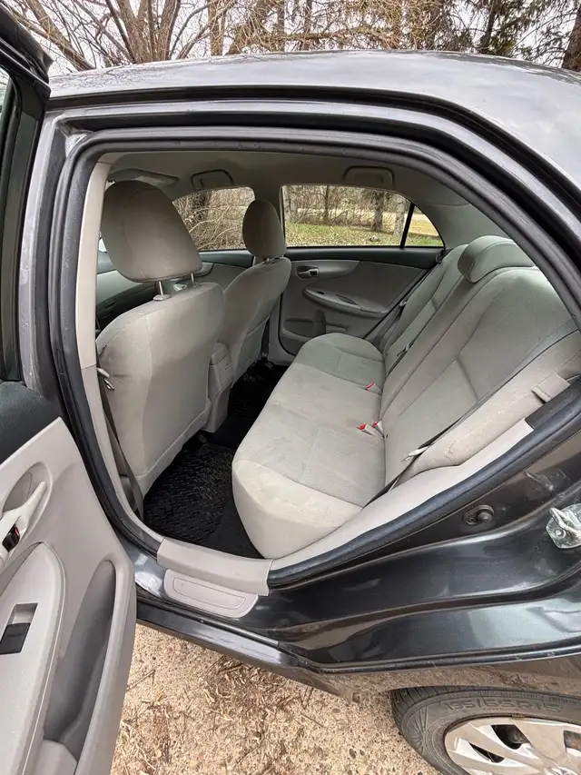 2012 Toyota Corolla - Photo 4