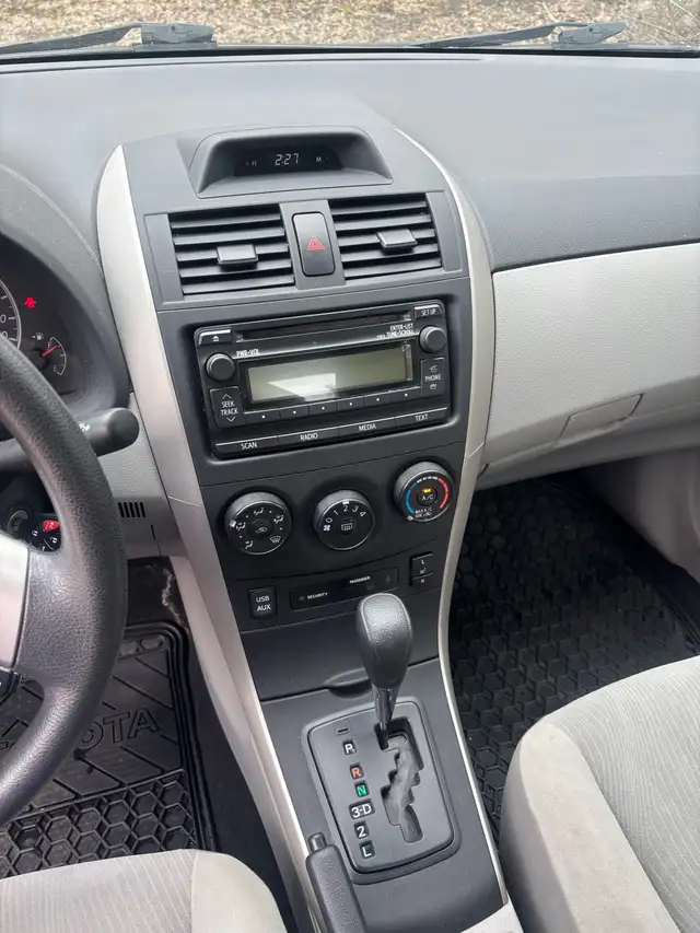 2012 Toyota Corolla - Photo 7