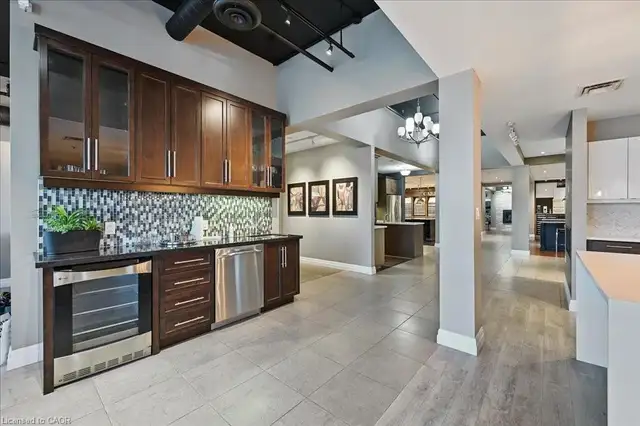 TURNKEY SHOWROOM   WAREHOUSE – PERFECT FOR BUILDERS - Photo 3