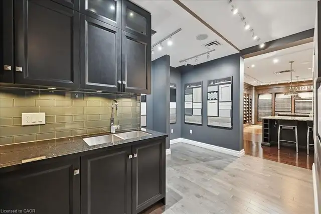 TURNKEY SHOWROOM   WAREHOUSE – PERFECT FOR BUILDERS - Photo 5